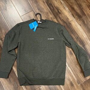 Columbia green men’s sweater